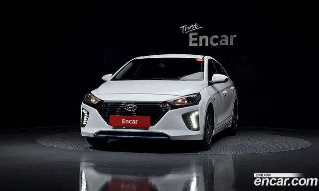 Hyundai Ioniq 2016 1.6 автомат (гидро), миниатюра 3