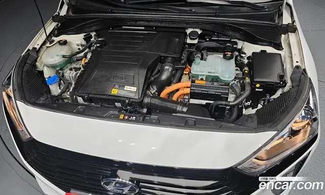 Hyundai Ioniq 2016 1.6 автомат (гидро), миниатюра 6