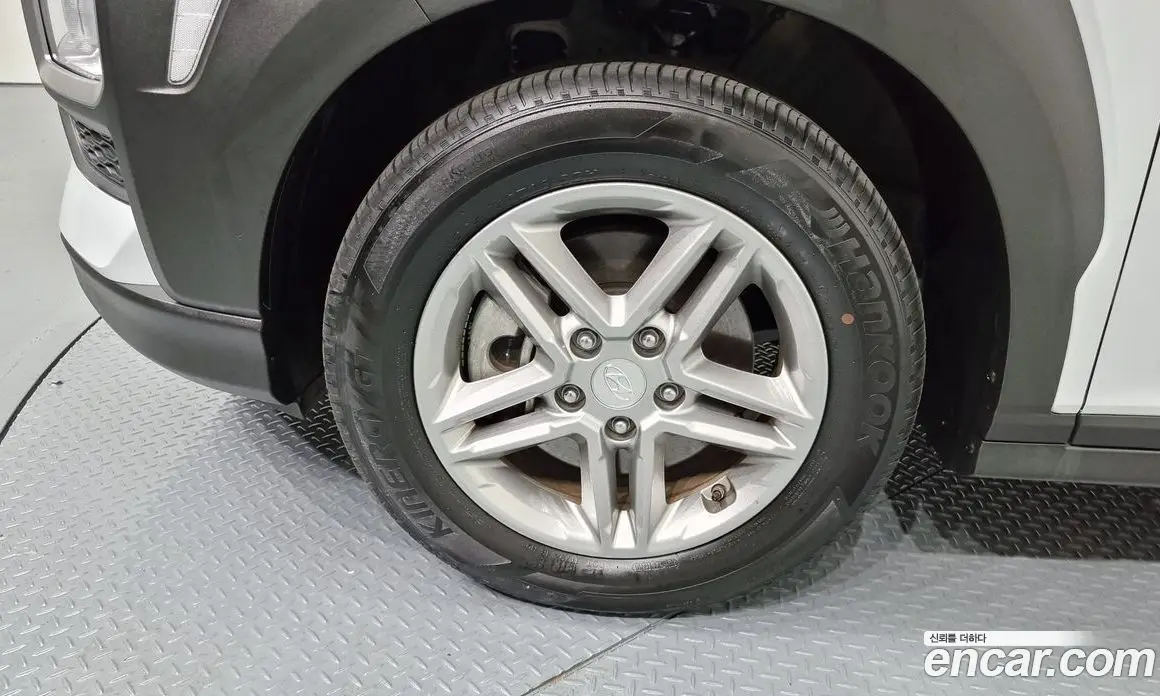 Hyundai Kona 2019 1.6 автомат (гидро), фото 5