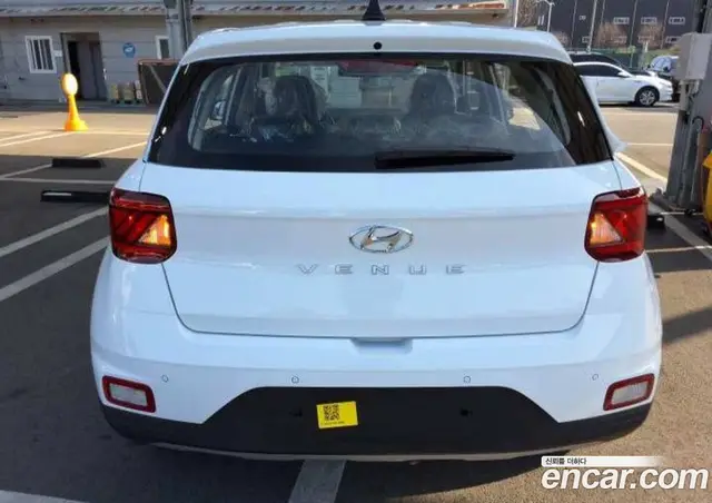Hyundai Venue 2026 1.6 автомат (гидро), миниатюра 3