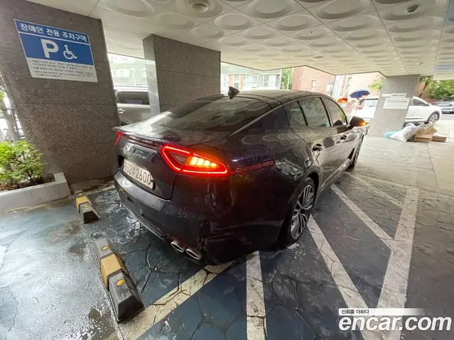 Kia Stinger 2020 2.0 автомат (гидро), миниатюра 2
