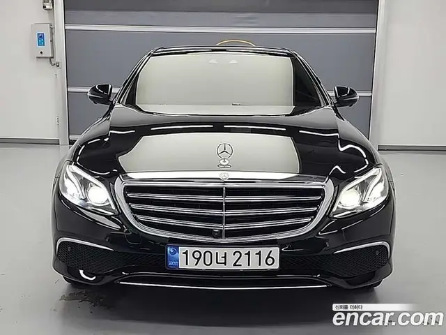 Mercedes-Benz E-Class, 2017, 111 249 км