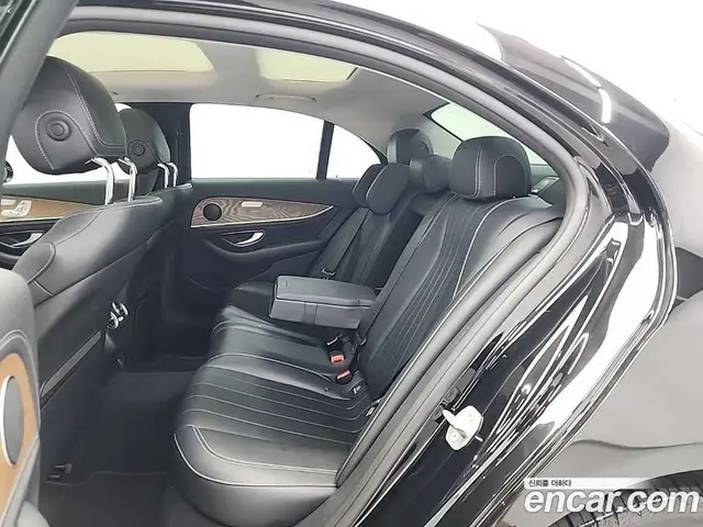 Mercedes-Benz E-Class 2017 2.0 автомат (гидро), миниатюра 12