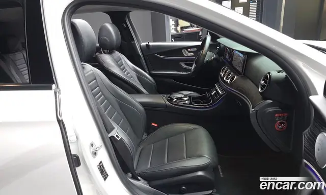 Mercedes-Benz E-Class 2019 2.0 автомат (гидро), миниатюра 11