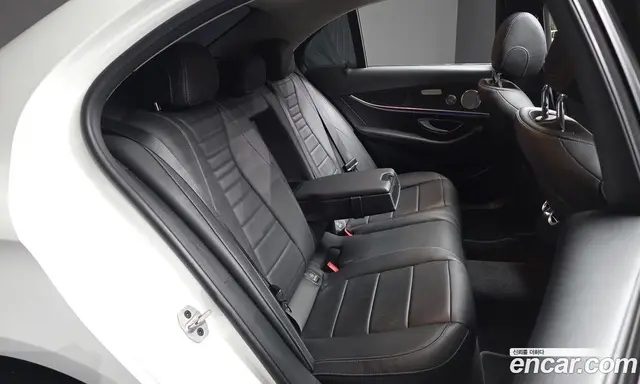 Mercedes-Benz E-Class 2019 2.0 автомат (гидро), миниатюра 12