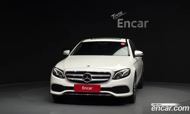 Mercedes-Benz E-Class 2019 2.0 автомат (гидро), миниатюра 3