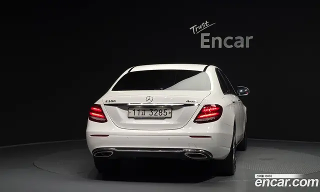 Mercedes-Benz E-Class 2019 2.0 автомат (гидро), миниатюра 4