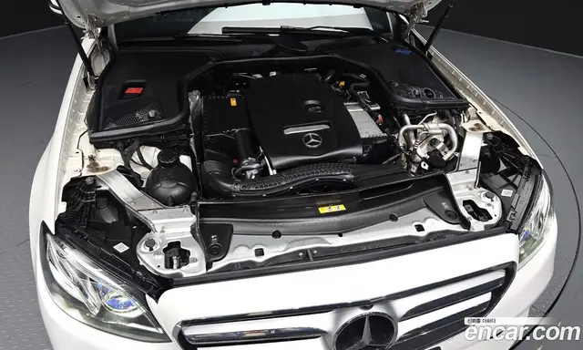 Mercedes-Benz E-Class 2019 2.0 автомат (гидро), миниатюра 6
