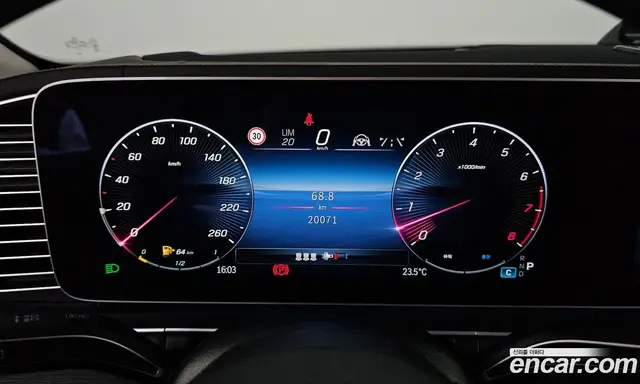 Mercedes-Benz GLE-Class 2024 3.0 автомат (гидро), миниатюра 8