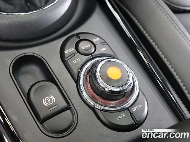 Mini Clubman 2019 1.5 автомат (гидро), миниатюра 11