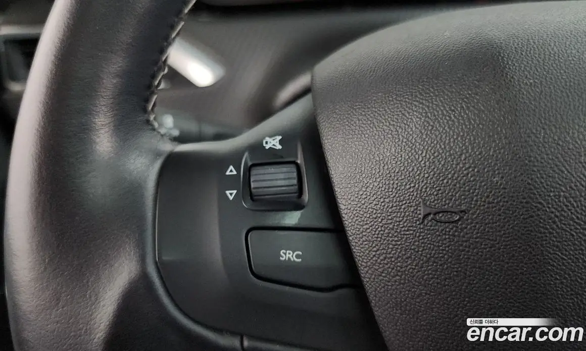 Peugeot 2008 2019 1.5 автомат (гидро), фото 15