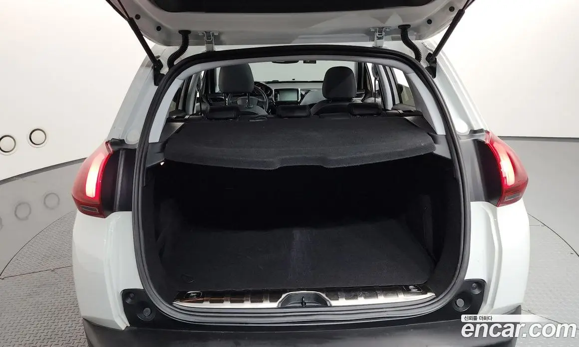 Peugeot 2008 2019 1.5 автомат (гидро), фото 16