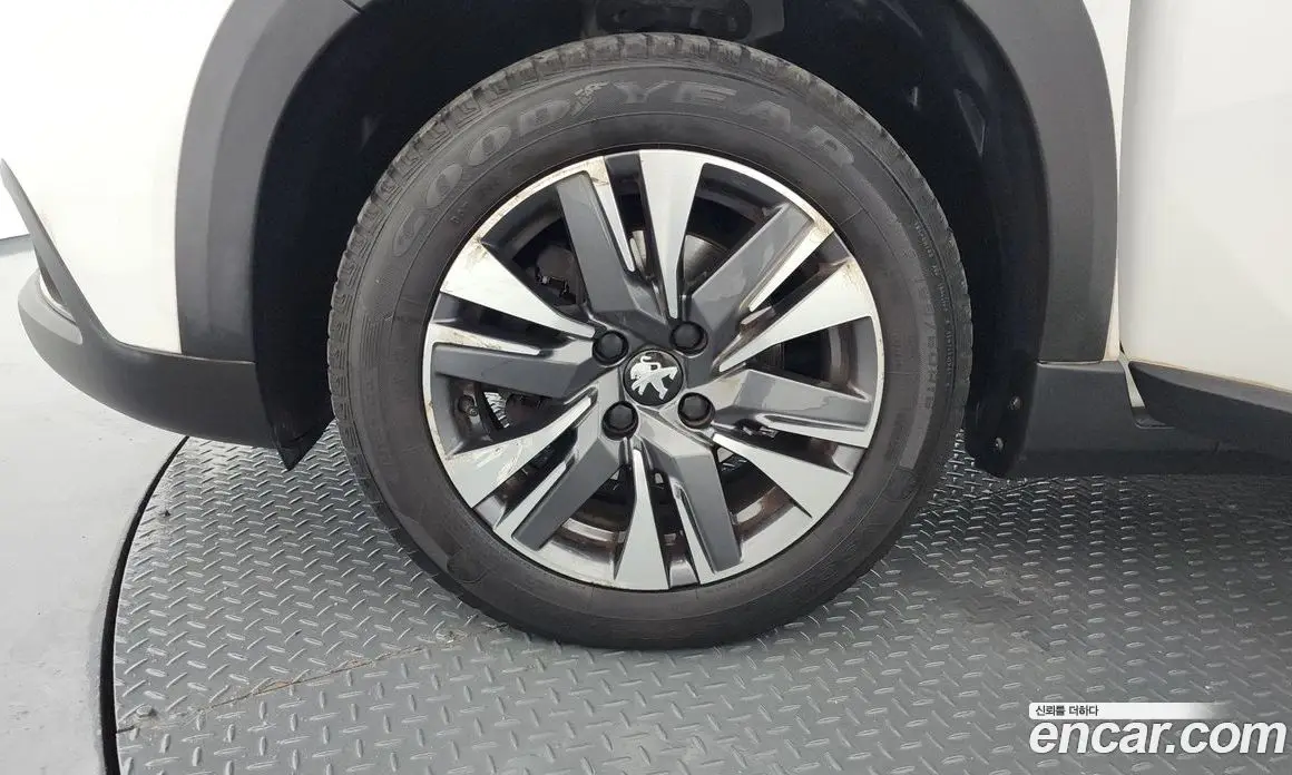 Peugeot 2008 2019 1.5 автомат (гидро), фото 5