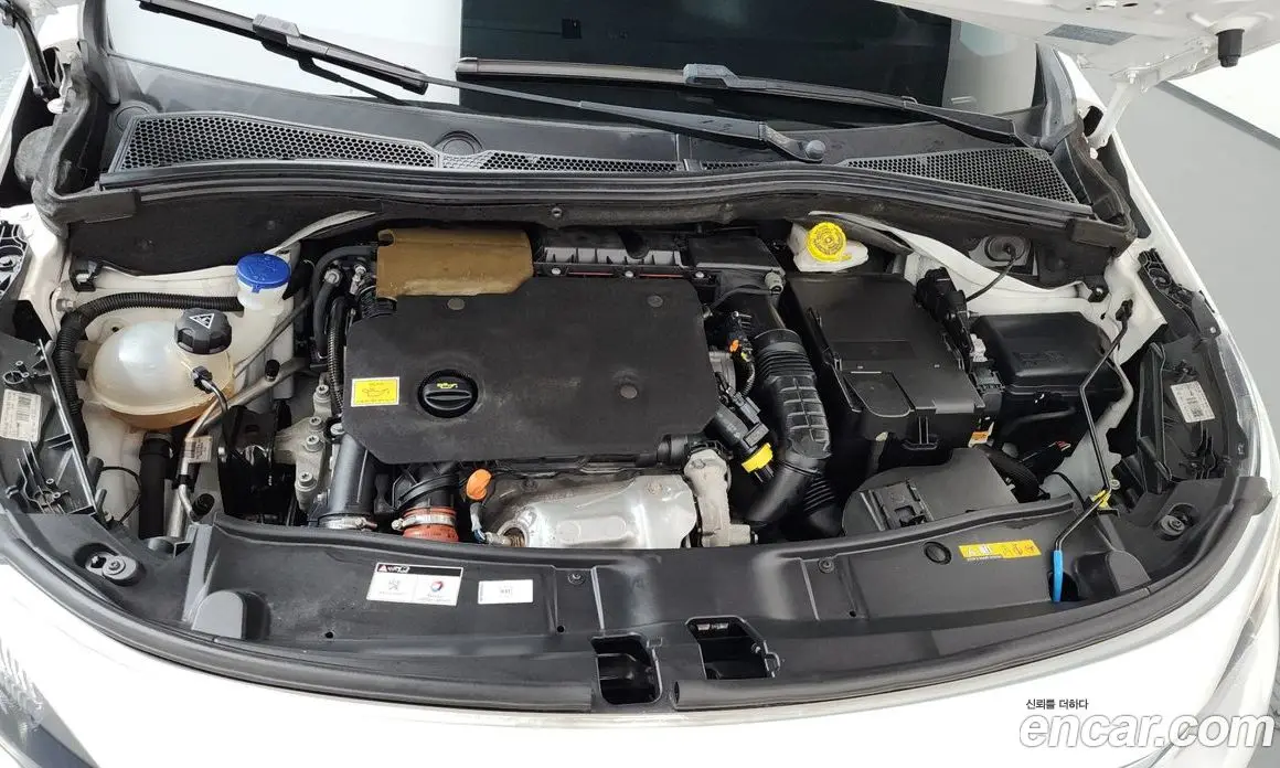 Peugeot 2008 2019 1.5 автомат (гидро), фото 6