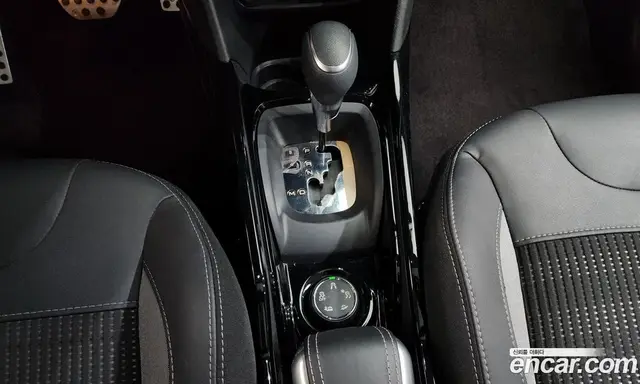 Peugeot 2008 2019 1.5 автомат (гидро), миниатюра 9