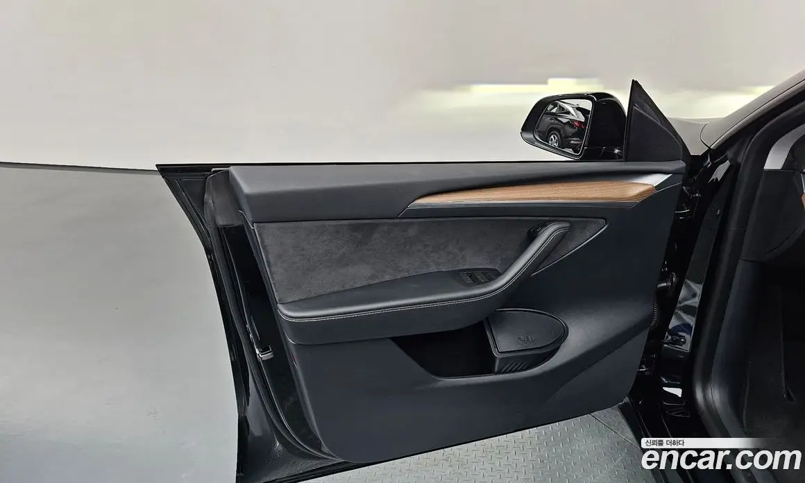 Tesla Model Y 2024 0.2 автомат (гидро), фото 13 Tesla Model Y 2024 0.2 автомат (гидро), фото 13