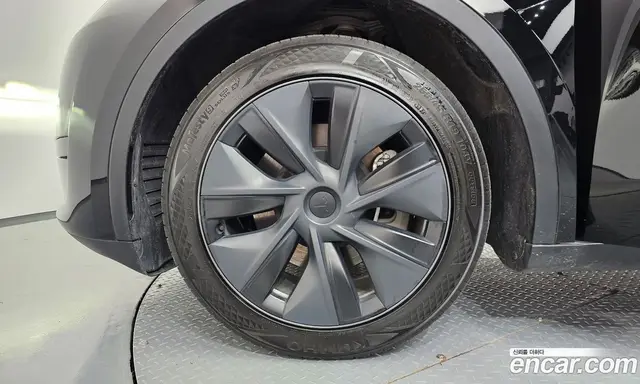 Tesla Model Y 2024 0.2 автомат (гидро), миниатюра 4 Tesla Model Y 2024 0.2 автомат (гидро), миниатюра 4