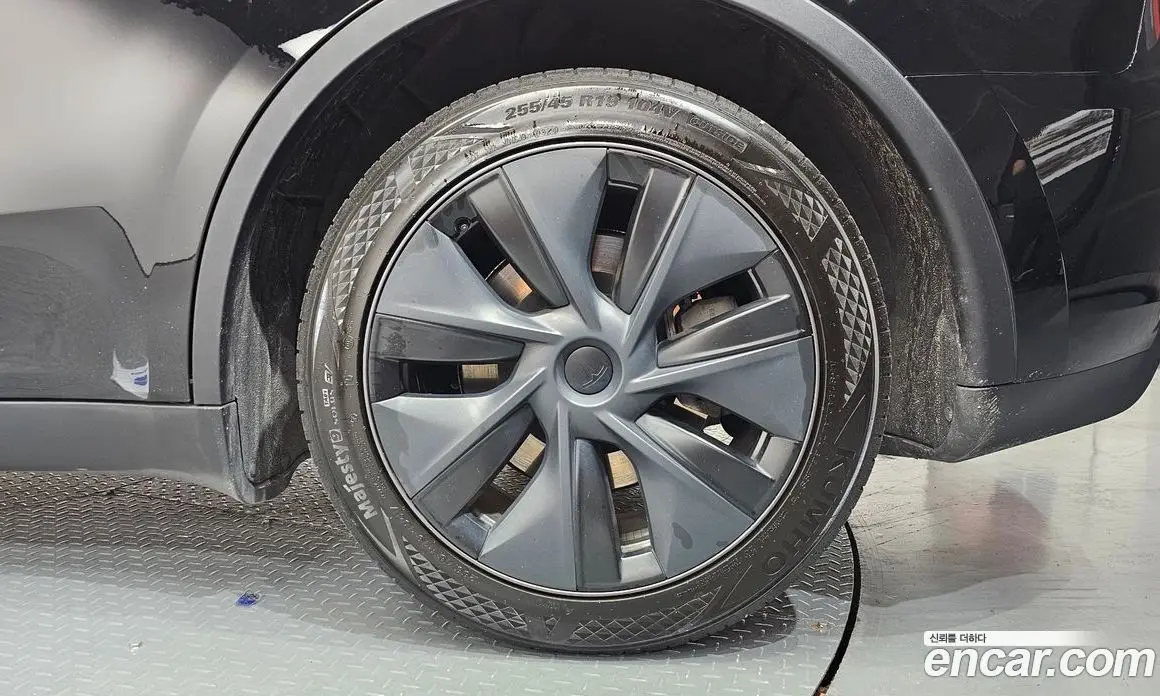 Tesla Model Y 2024 0.2 автомат (гидро), фото 6 Tesla Model Y 2024 0.2 автомат (гидро), фото 6