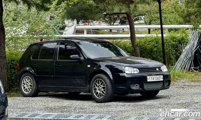 Volkswagen Golf 2003 1.8 механика, миниатюра 2