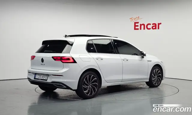 Volkswagen Golf 2024 2.0 автомат (гидро), миниатюра 2