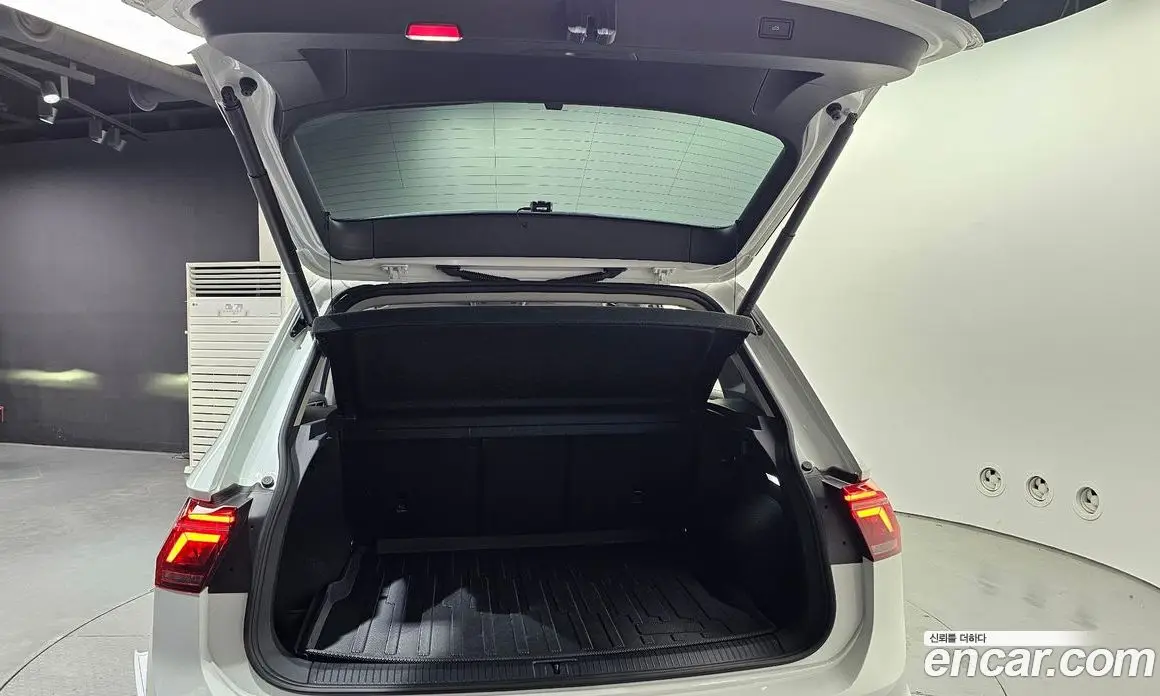 Volkswagen Tiguan 2024 2.0 автомат (гидро), фото 25