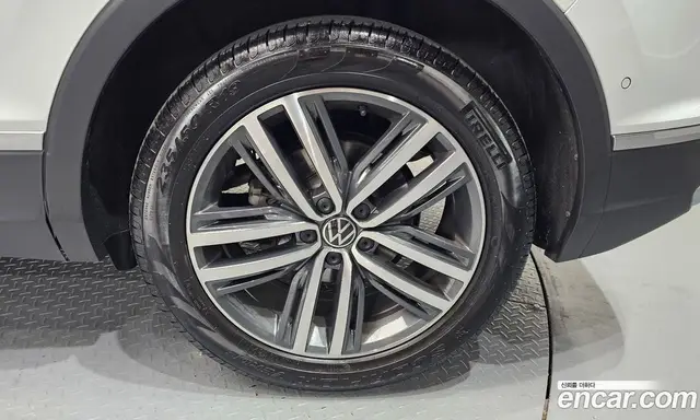 Volkswagen Tiguan 2024 2.0 автомат (гидро), миниатюра 6
