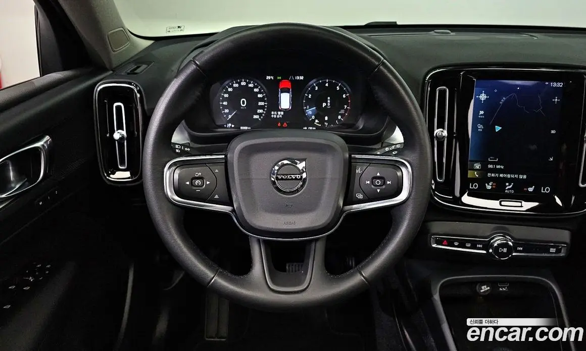 Volvo XC40 2020 2.0 автомат (гидро), фото 14