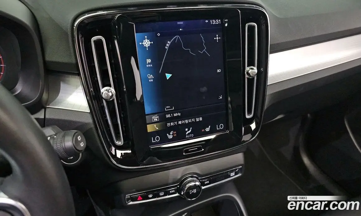 Volvo XC40 2020 2.0 автомат (гидро), фото 16