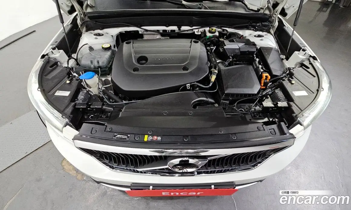 Volvo XC40 2020 2.0 автомат (гидро), фото 6