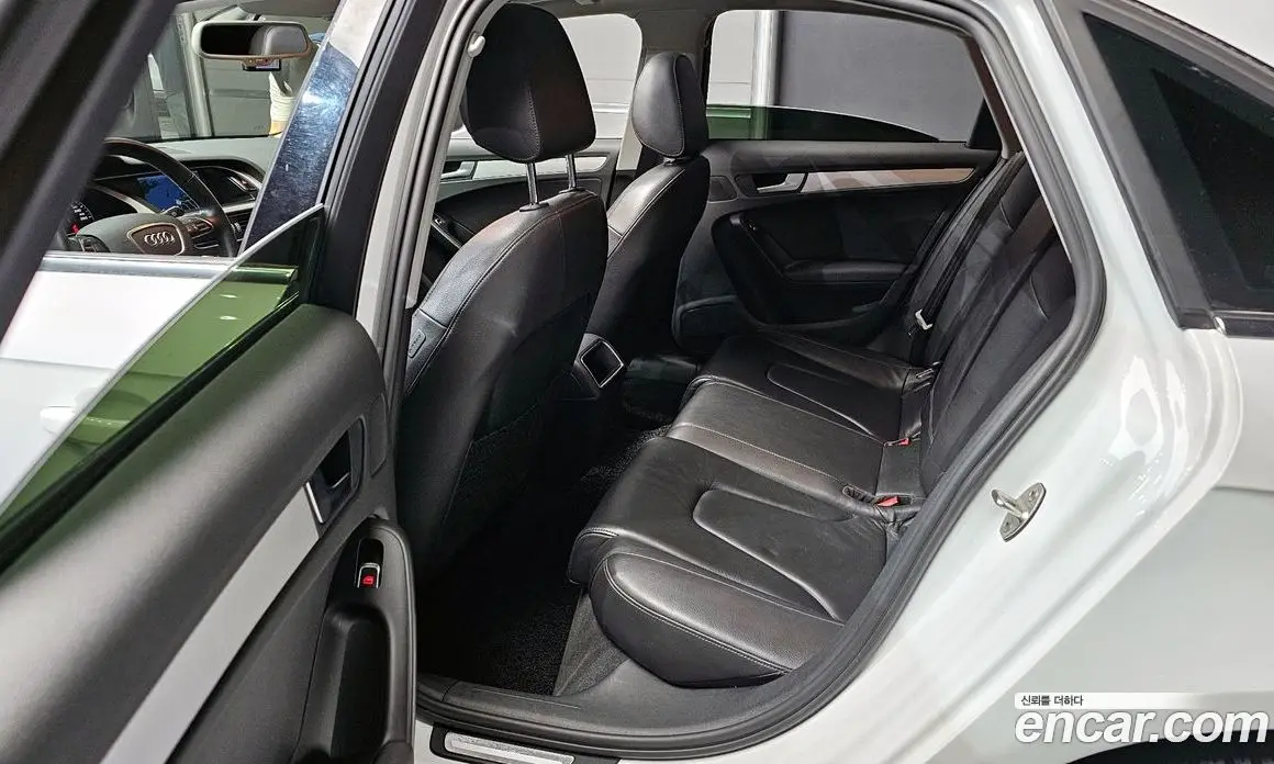 Audi A4 2015 2.0 автомат (гидро), фото 13