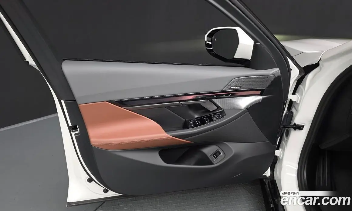 BMW 5 серия 2025 2.0 автомат (гидро), фото 13