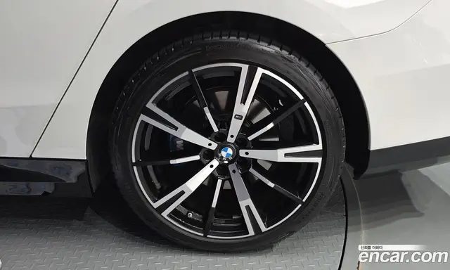 BMW 5 серия 2025 2.0 автомат (гидро), миниатюра 6