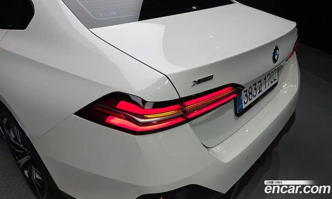 BMW 5 серия 2025 2.0 автомат (гидро), фото 8