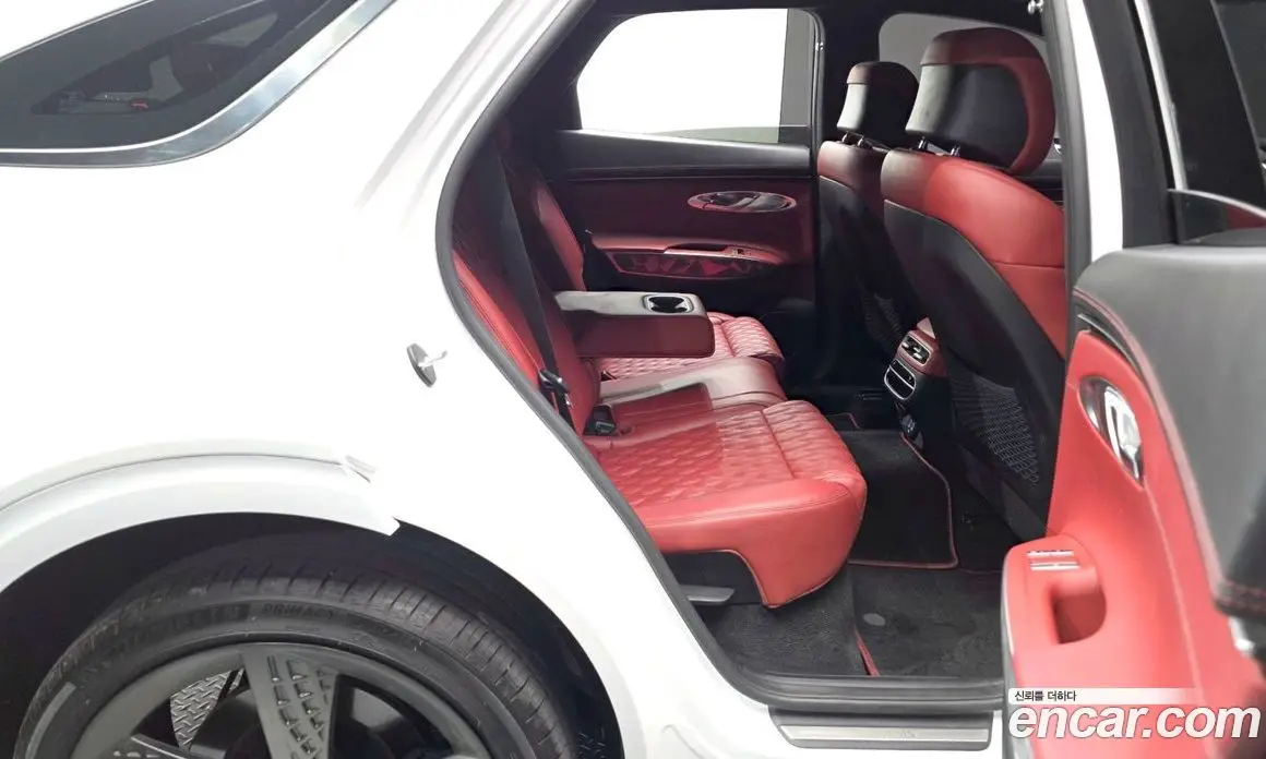 Genesis GV70 2023 2.5 автомат (гидро), фото 17