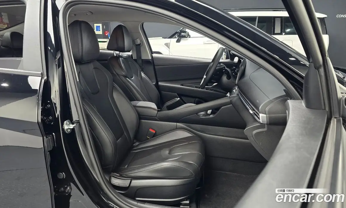 Hyundai Avante 2024 1.6 автомат (гидро), фото 10