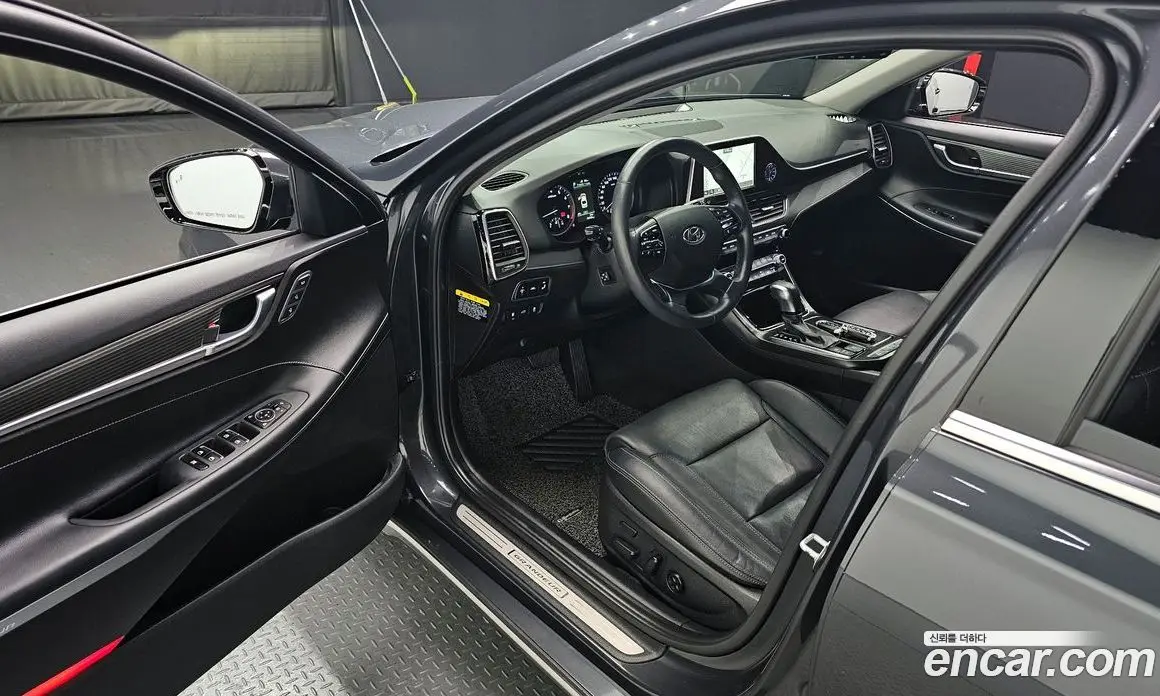 Hyundai Grandeur 2018 3.0 автомат (гидро), фото 10
