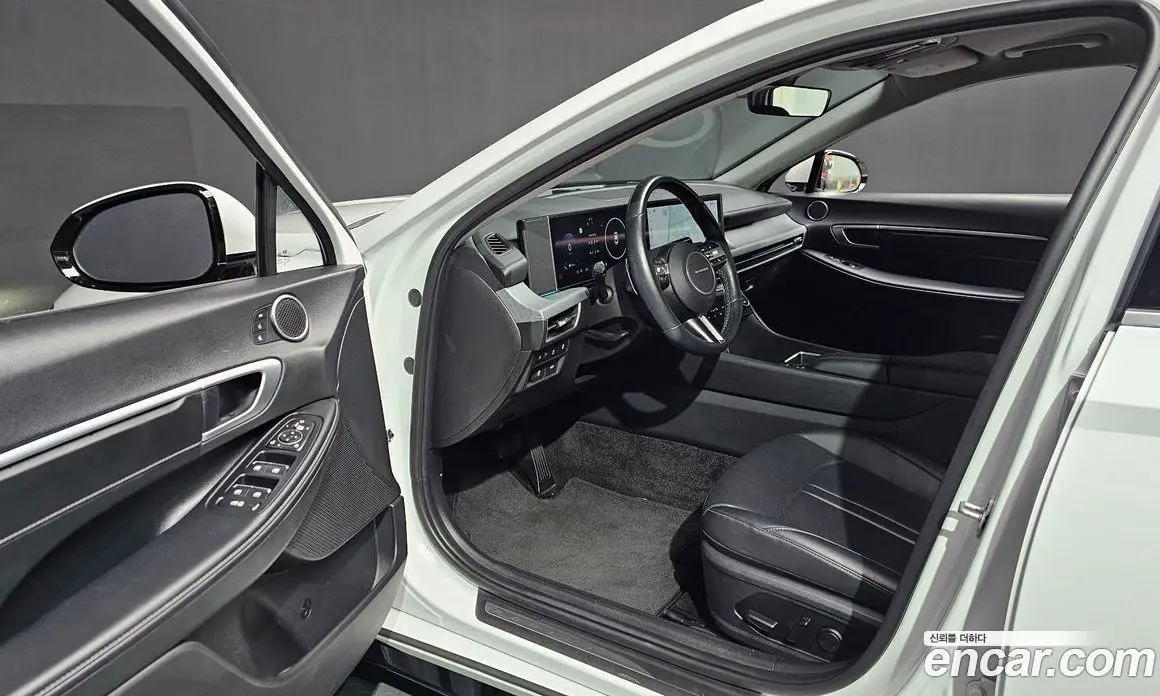 Hyundai Sonata 2024 2.0 автомат (гидро), фото 13