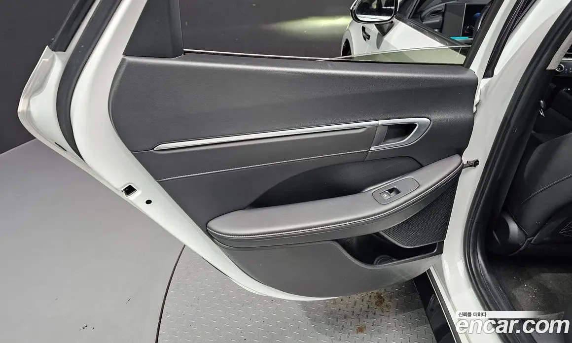 Hyundai Sonata 2024 2.0 автомат (гидро), фото 15
