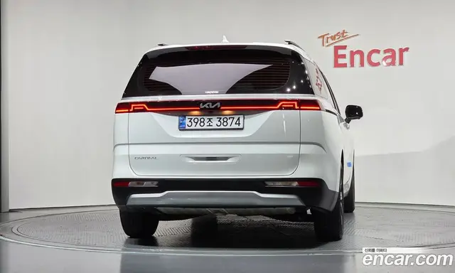 Kia Carnival 2022 2.2 автомат (гидро), миниатюра 4