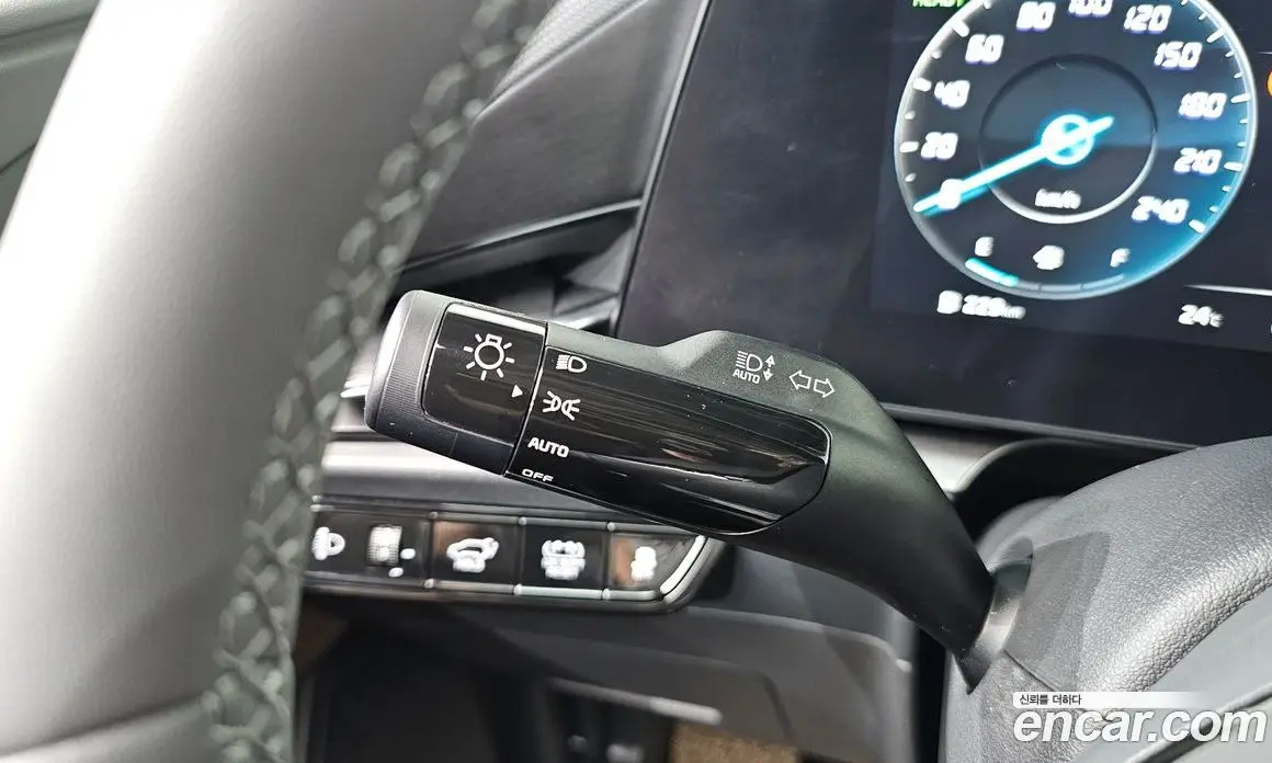 Kia Niro 2025 1.6 автомат (гидро), фото 28