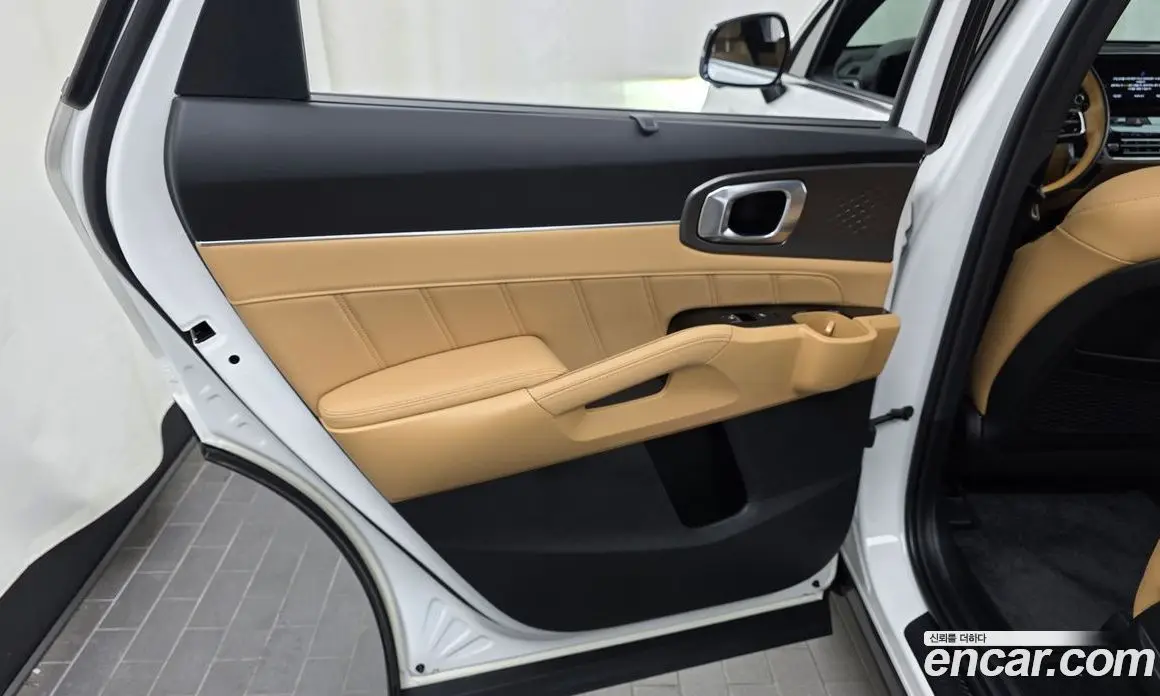 Kia Sorento 2023 1.6 автомат (гидро), фото 15