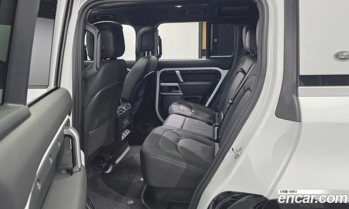 Land Rover Defender 2024 2.0 автомат (гидро), фото 11