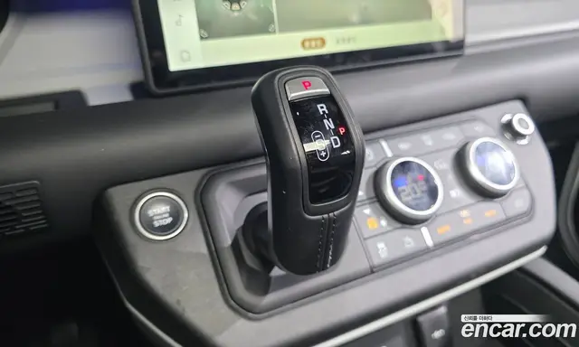 Land Rover Defender 2024 2.0 автомат (гидро), миниатюра 9