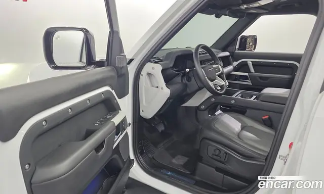 Land Rover Defender 2024 2.0 автомат (гидро), миниатюра 10