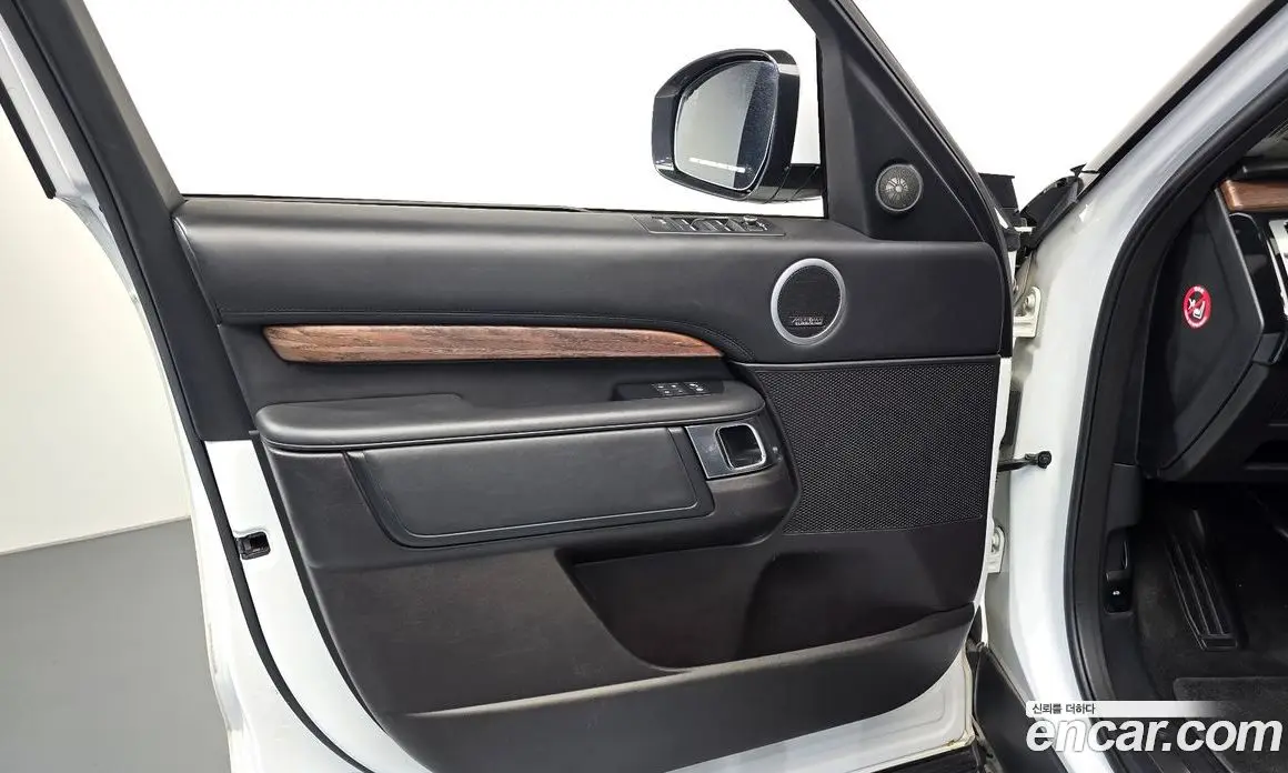 Land Rover Discovery 2019 3.0 автомат (гидро), фото 13
