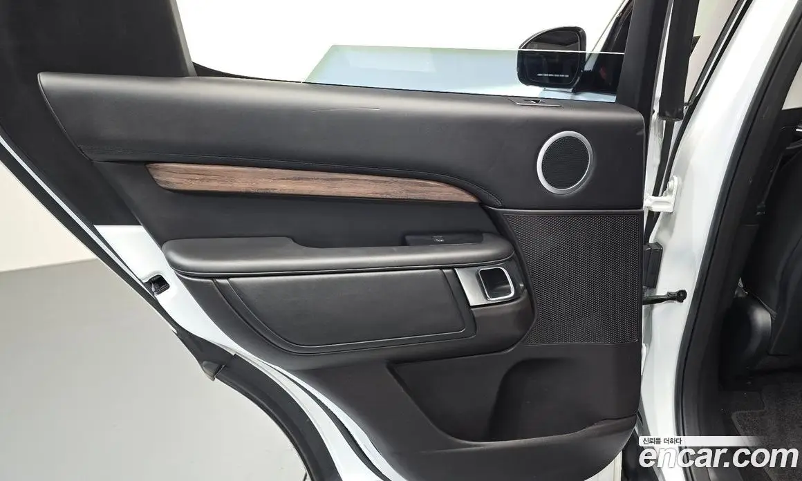 Land Rover Discovery 2019 3.0 автомат (гидро), фото 14