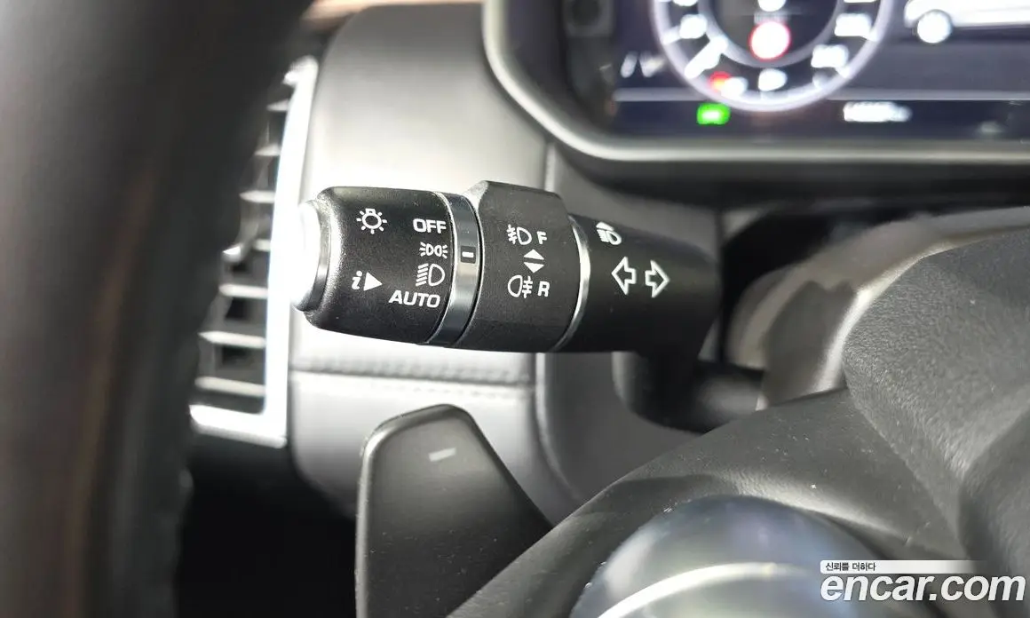 Land Rover Discovery 2019 3.0 автомат (гидро), фото 33