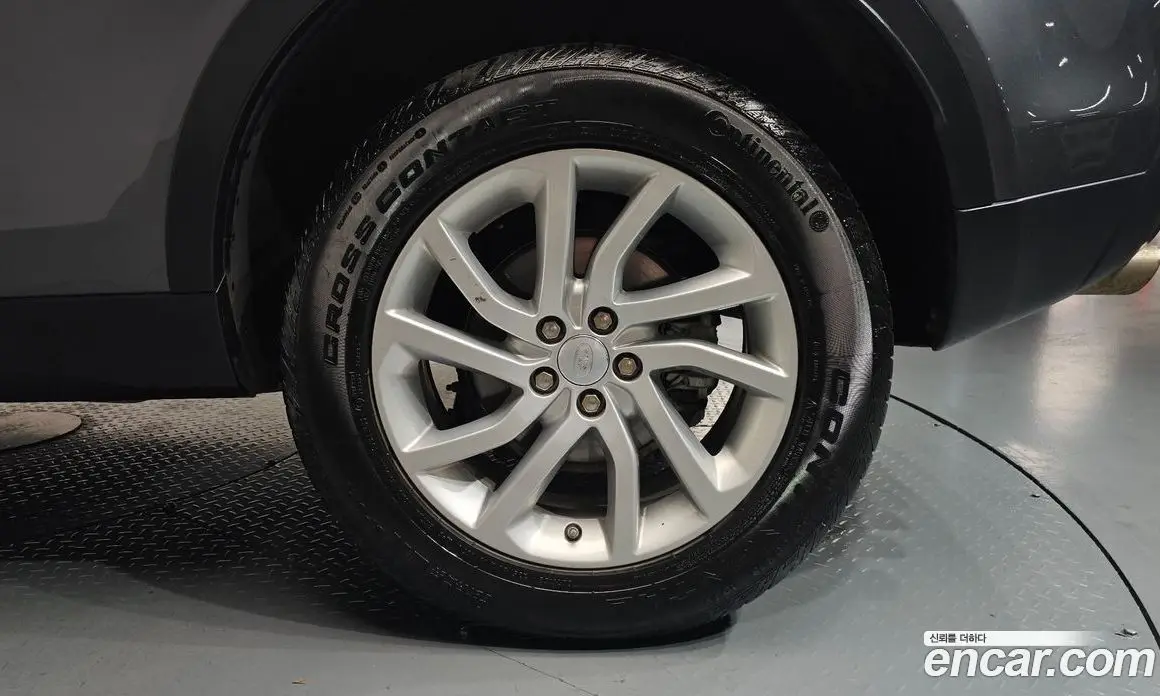 Land Rover Discovery Sport 2019 2.0 автомат (гидро), фото 6