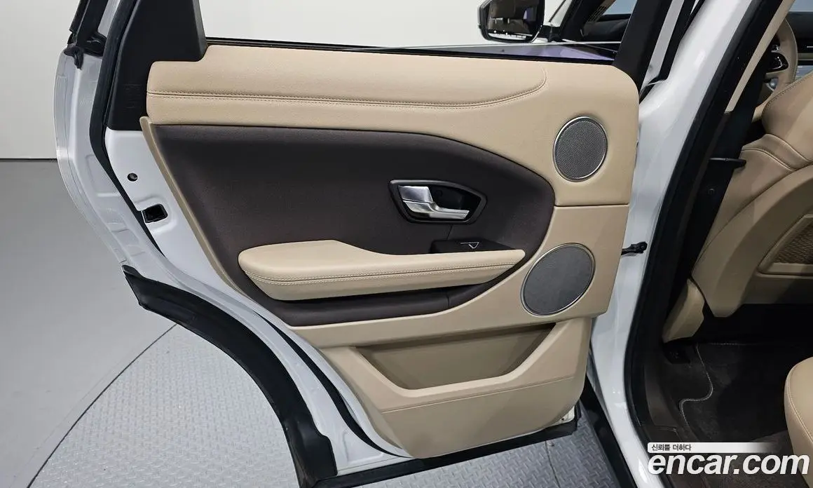 Land Rover Range Rover Evoque 2018 2.0 автомат (гидро), фото 15