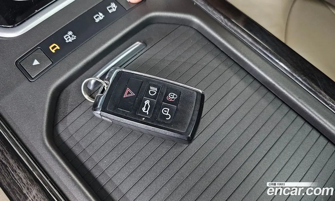 Land Rover Range Rover Evoque 2018 2.0 автомат (гидро), фото 30
